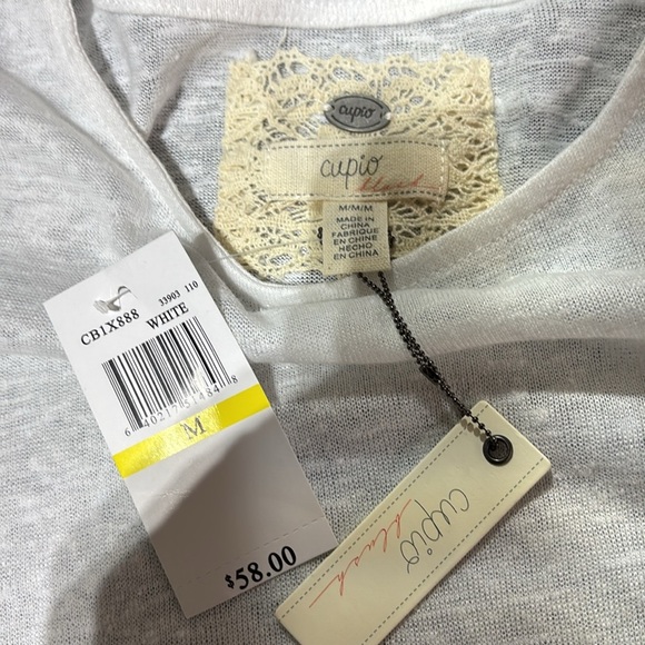 Cupio Blush Crocheted lace look double hemline,butterfly short sleeve,scoop neck - Picture 9 of 10